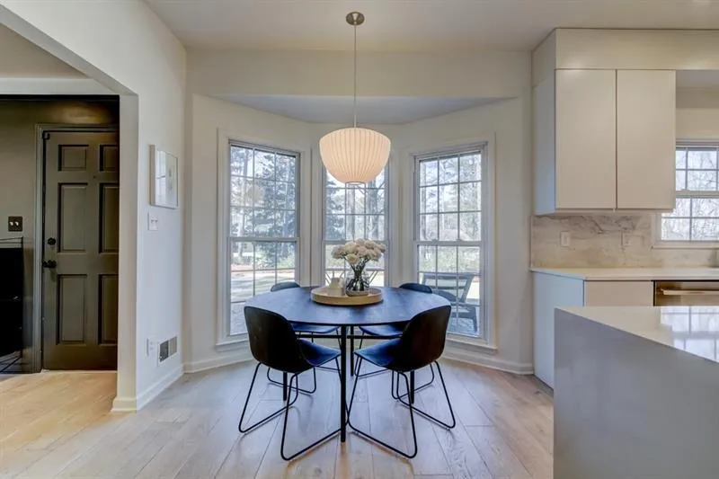 6400 Blackwater Trail, Atlanta, Georgia 30328, 5 Bedrooms Bedrooms, ,3 BathroomsBathrooms,Residential,Sold,6400 Blackwater Trail,6016061