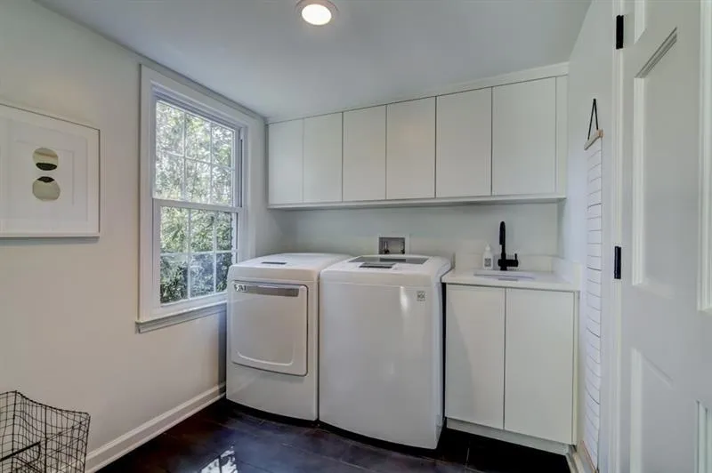 6400 Blackwater Trail, Atlanta, Georgia 30328, 5 Bedrooms Bedrooms, ,3 BathroomsBathrooms,Residential,Sold,6400 Blackwater Trail,6016061