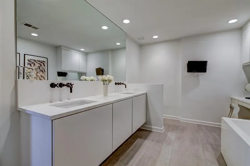 6400 Blackwater Trail, Atlanta, Georgia 30328, 5 Bedrooms Bedrooms, ,3 BathroomsBathrooms,Residential,Sold,6400 Blackwater Trail,6016061