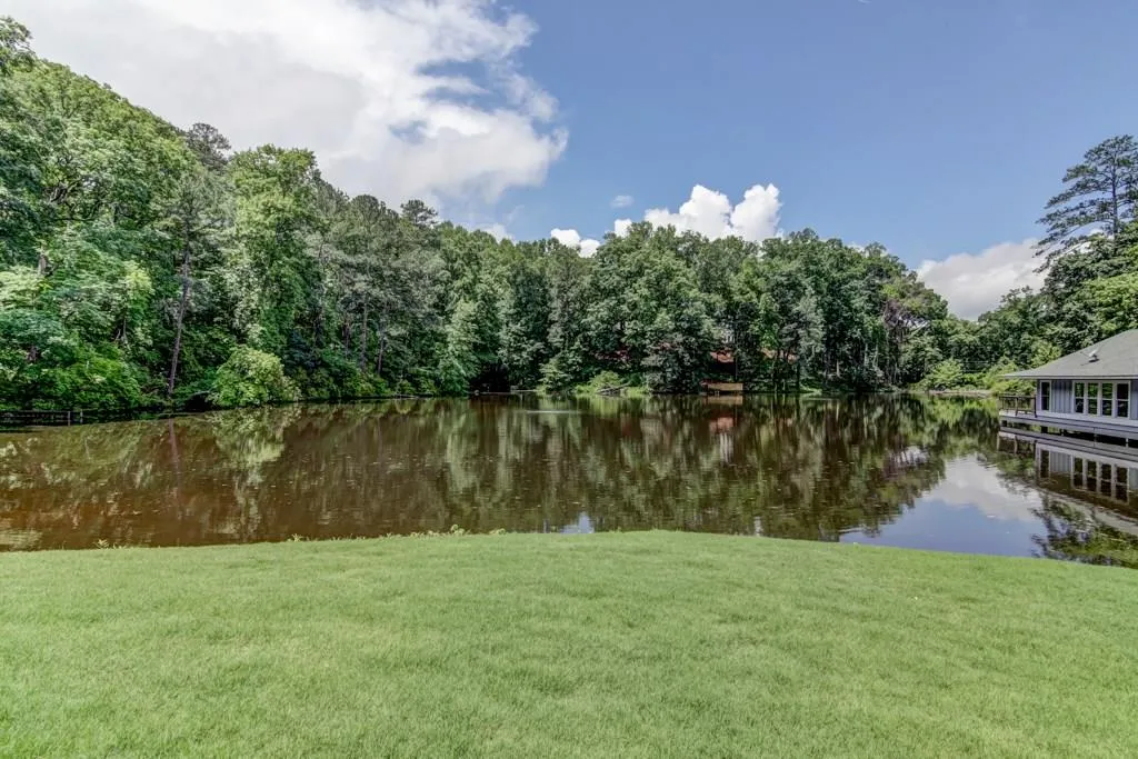 6400 Blackwater Trail, Atlanta, Georgia 30328, 5 Bedrooms Bedrooms, ,3 BathroomsBathrooms,Residential,Sold,6400 Blackwater Trail,6016061