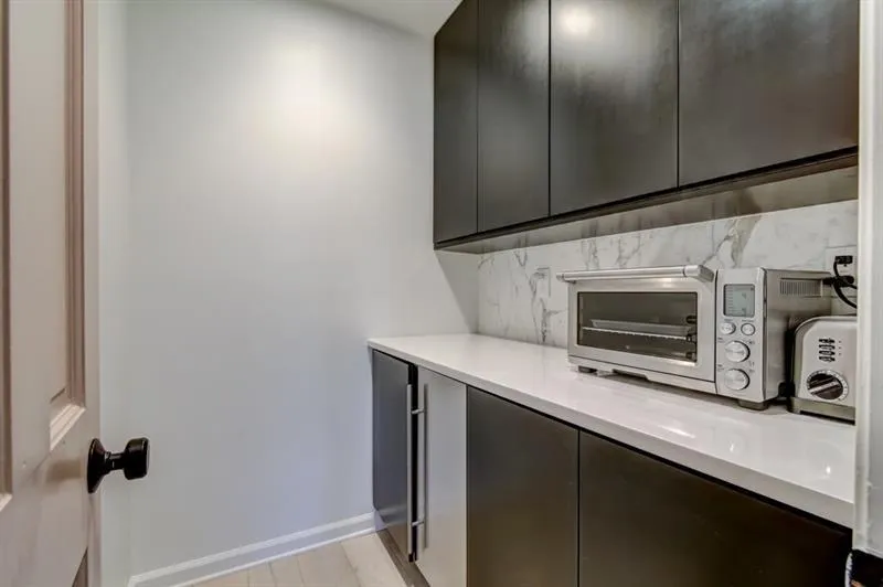 6400 Blackwater Trail, Atlanta, Georgia 30328, 5 Bedrooms Bedrooms, ,3 BathroomsBathrooms,Residential,Sold,6400 Blackwater Trail,6016061