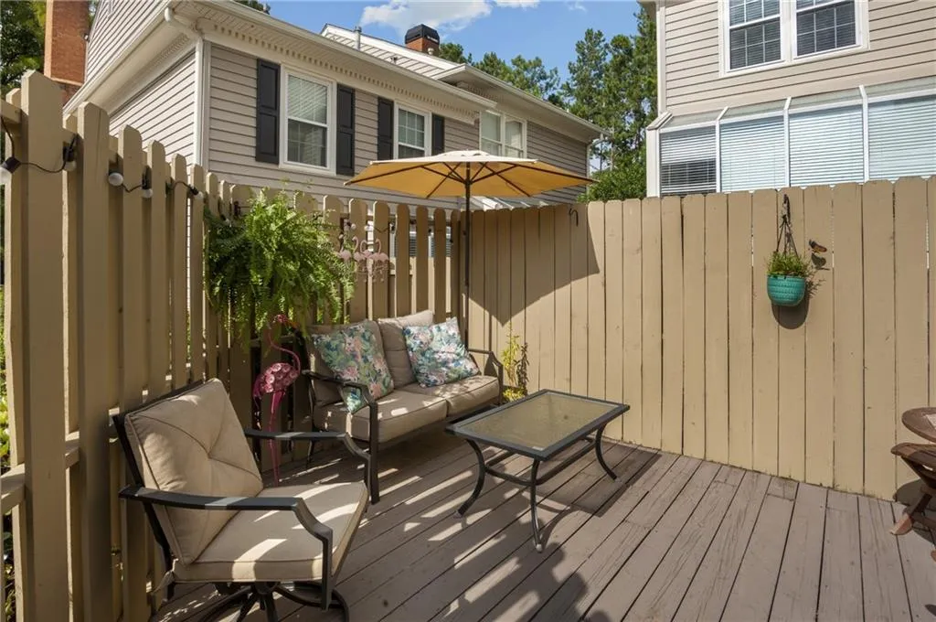 35 Mount Vernon Circle, Sandy Springs, Georgia 30338, 2 Bedrooms Bedrooms, ,2 BathroomsBathrooms,Residential,Sold,35 Mount Vernon Circle,6792924