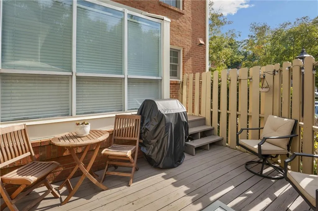 35 Mount Vernon Circle, Sandy Springs, Georgia 30338, 2 Bedrooms Bedrooms, ,2 BathroomsBathrooms,Residential,Sold,35 Mount Vernon Circle,6792924