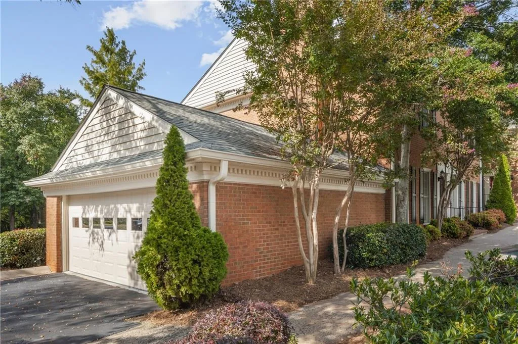 35 Mount Vernon Circle, Sandy Springs, Georgia 30338, 2 Bedrooms Bedrooms, ,2 BathroomsBathrooms,Residential,Sold,35 Mount Vernon Circle,6792924