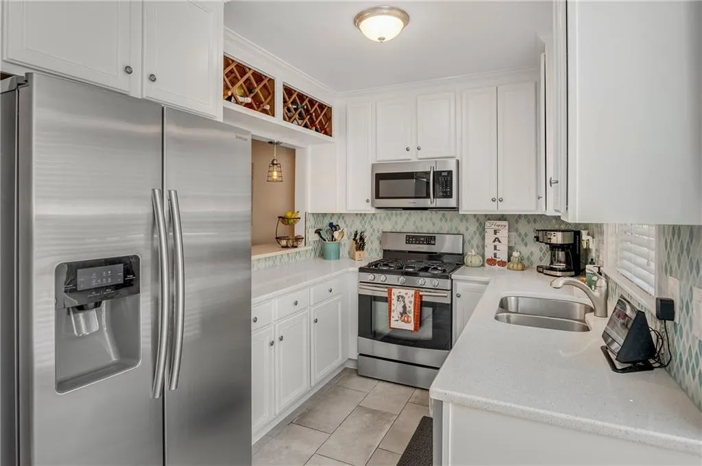 35 Mount Vernon Circle, Sandy Springs, Georgia 30338, 2 Bedrooms Bedrooms, ,2 BathroomsBathrooms,Residential,Sold,35 Mount Vernon Circle,6792924