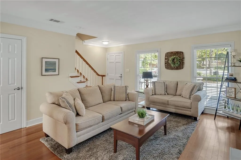 35 Mount Vernon Circle, Sandy Springs, Georgia 30338, 2 Bedrooms Bedrooms, ,2 BathroomsBathrooms,Residential,Sold,35 Mount Vernon Circle,6792924