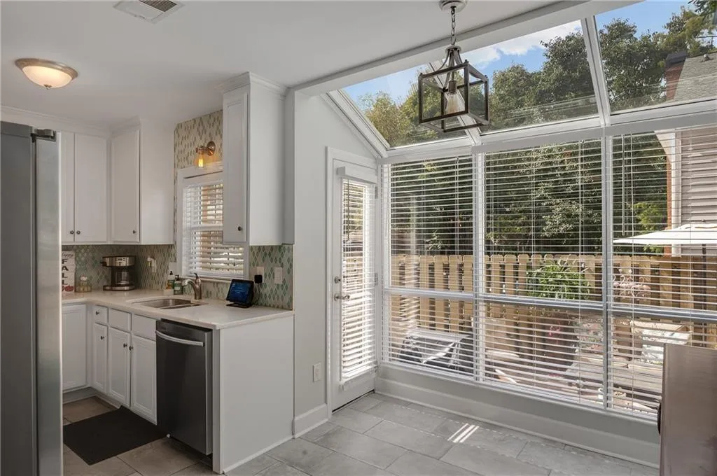 35 Mount Vernon Circle, Sandy Springs, Georgia 30338, 2 Bedrooms Bedrooms, ,2 BathroomsBathrooms,Residential,Sold,35 Mount Vernon Circle,6792924