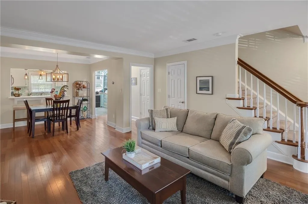 35 Mount Vernon Circle, Sandy Springs, Georgia 30338, 2 Bedrooms Bedrooms, ,2 BathroomsBathrooms,Residential,Sold,35 Mount Vernon Circle,6792924