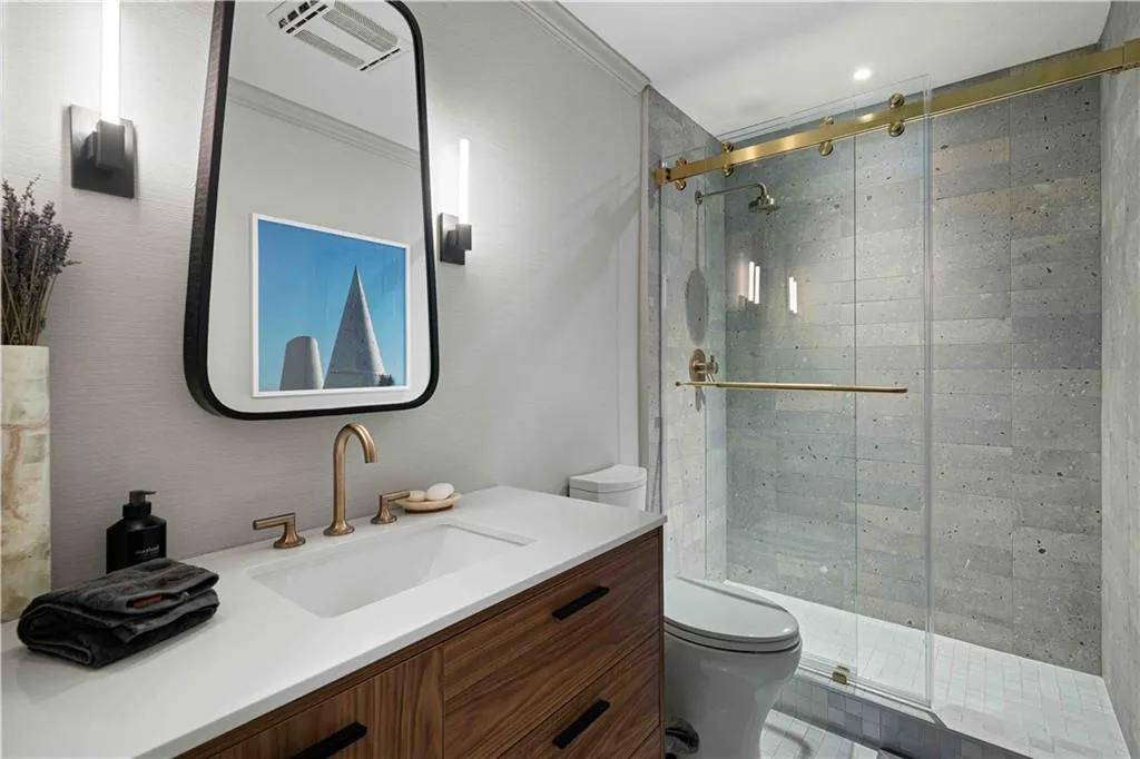 2575 Peachtree Road Ne Unit 4h, Atlanta, Georgia 30305, 1 Bedroom Bedrooms, 0 ,1 BathroomBathrooms,Residential,For Sale,2575 Peachtree Road Ne Unit 4h,7795365