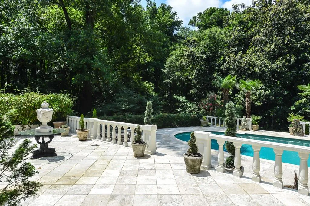 5040 Northside Drive, Sandy Springs, Georgia 30327, 7 Bedrooms Bedrooms, ,7 BathroomsBathrooms,Residential,Sold,5040 Northside Drive,5722266