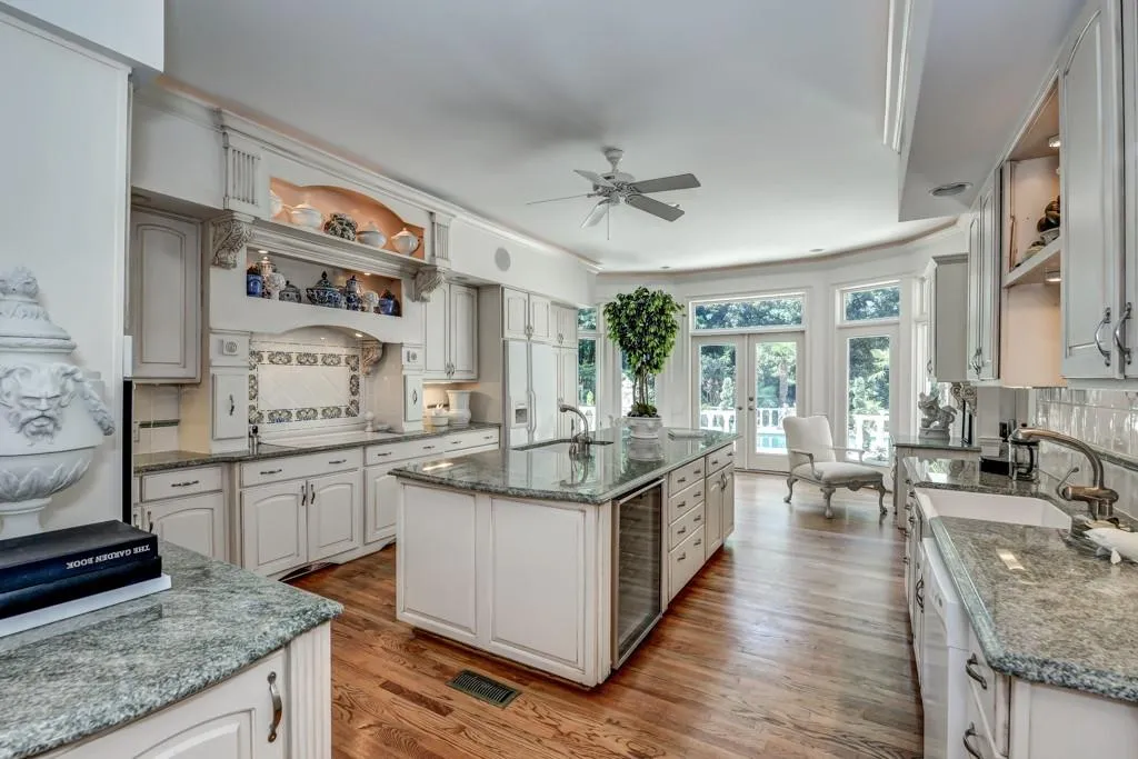 5040 Northside Drive, Sandy Springs, Georgia 30327, 7 Bedrooms Bedrooms, ,7 BathroomsBathrooms,Residential,Sold,5040 Northside Drive,5722266