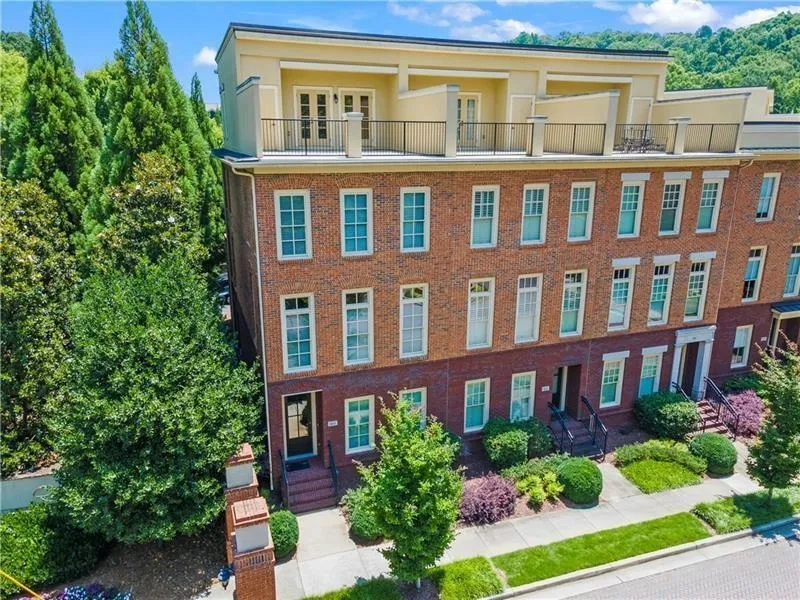 900 River Vista Drive, Atlanta, Georgia 30339, 4 Bedrooms Bedrooms, ,4 BathroomsBathrooms,Residential,For Sale,900 River Vista Drive,7553643