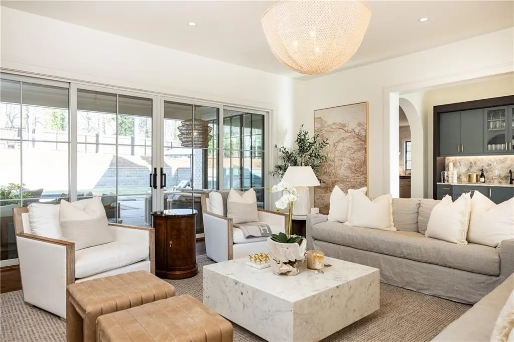 Living Room to pool and Bar