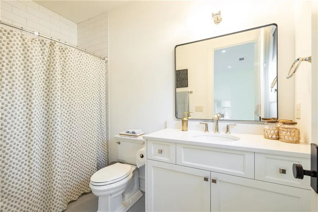 Second story bathroom 2