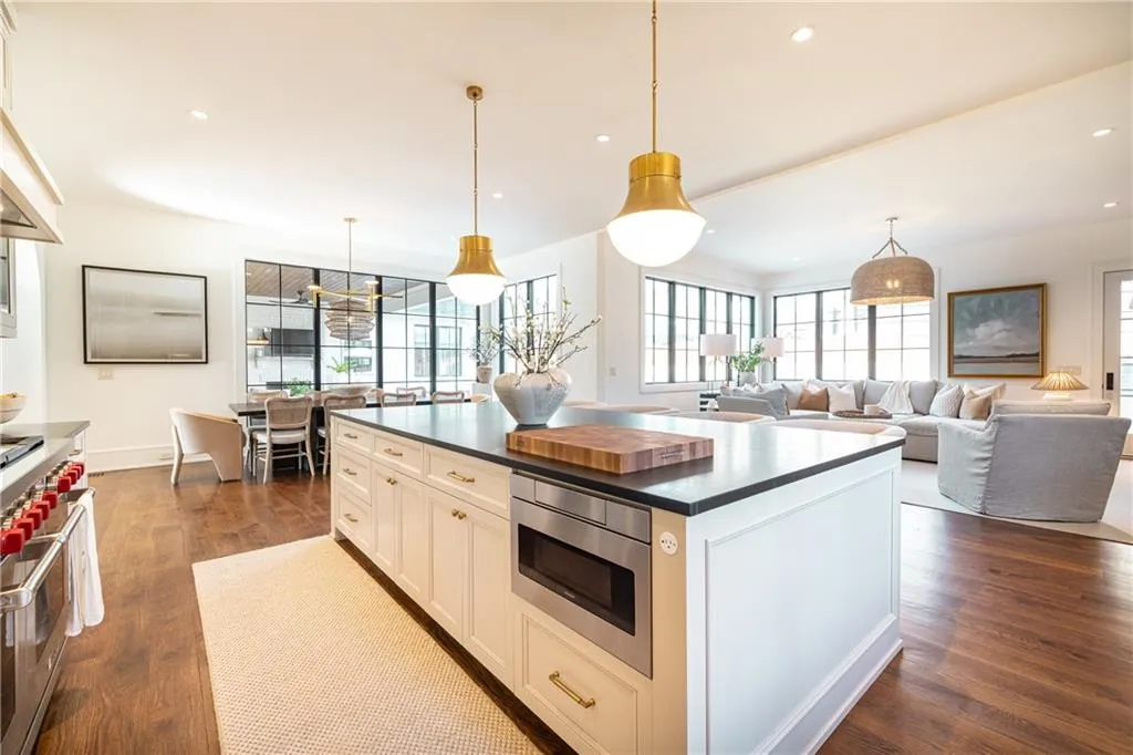 Island to family room