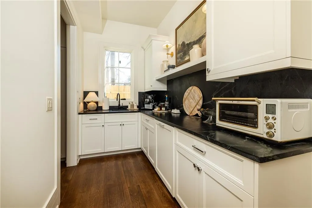 Scullery from walk in pantry