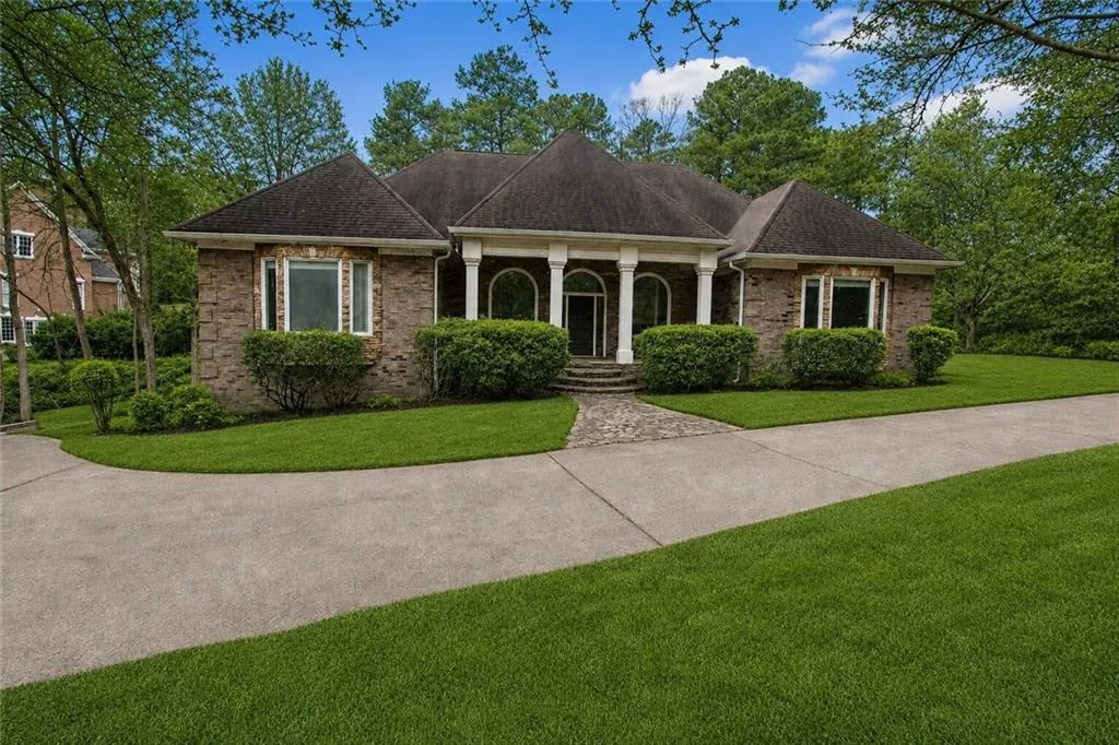 10060 Buice Road, Alpharetta, Georgia 30022, Alpharetta, GA 30022 — photo 1 of 95