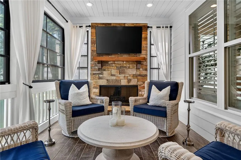 2603 Apple Valley Road Ne, Atlanta, Georgia 30319, 4 Bedrooms Bedrooms, ,3 BathroomsBathrooms,Residential,For Sale,2603 Apple Valley Road Ne,7626622