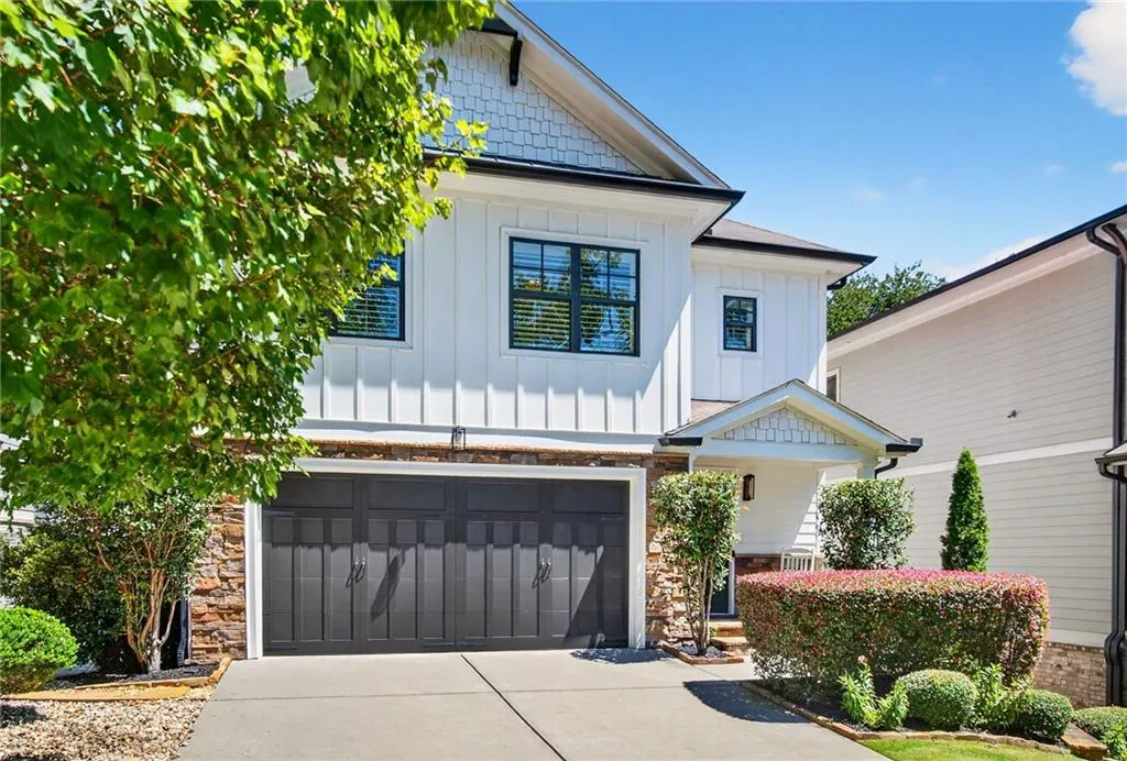 2603 Apple Valley Road Ne, Atlanta, Georgia 30319, 4 Bedrooms Bedrooms, ,3 BathroomsBathrooms,Residential,For Sale,2603 Apple Valley Road Ne,7626622