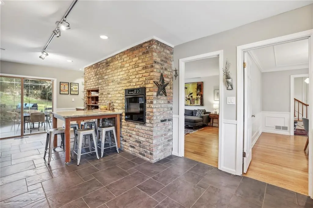 1125 Winding Creek Trail, Sandy Springs, Georgia 30328, 4 Bedrooms Bedrooms, ,3 BathroomsBathrooms,Residential,Sold,1125 Winding Creek Trail,7157886