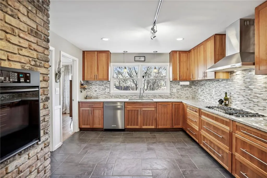 1125 Winding Creek Trail, Sandy Springs, Georgia 30328, 4 Bedrooms Bedrooms, ,3 BathroomsBathrooms,Residential,Sold,1125 Winding Creek Trail,7157886