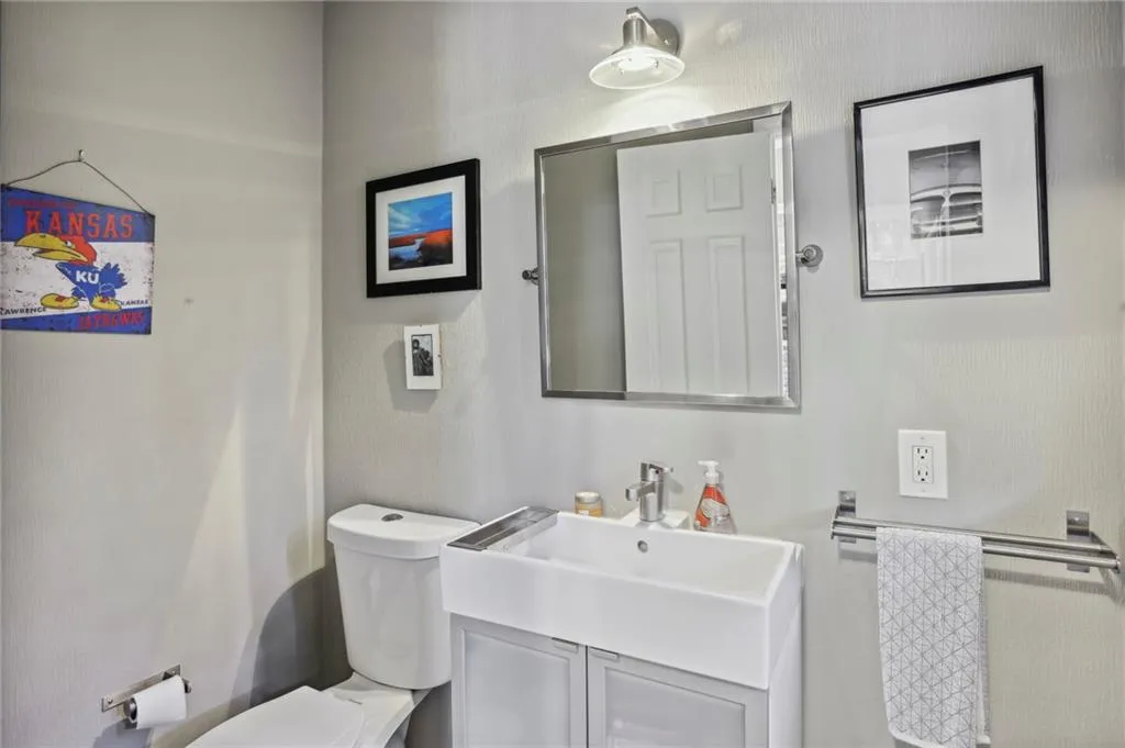 1125 Winding Creek Trail, Sandy Springs, Georgia 30328, 4 Bedrooms Bedrooms, ,3 BathroomsBathrooms,Residential,Sold,1125 Winding Creek Trail,7157886