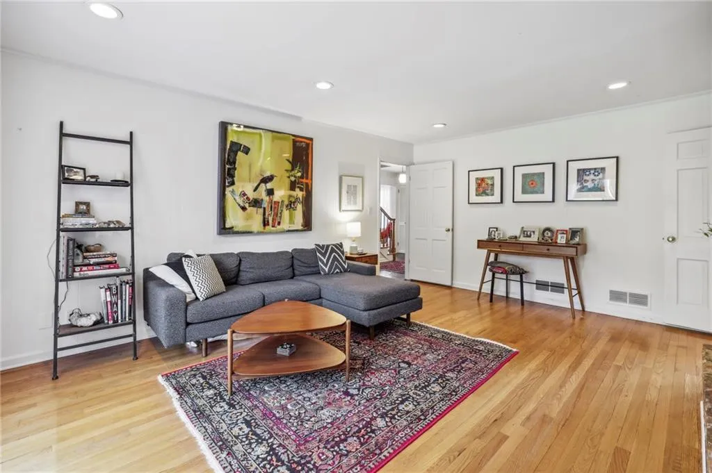 1125 Winding Creek Trail, Sandy Springs, Georgia 30328, 4 Bedrooms Bedrooms, ,3 BathroomsBathrooms,Residential,Sold,1125 Winding Creek Trail,7157886