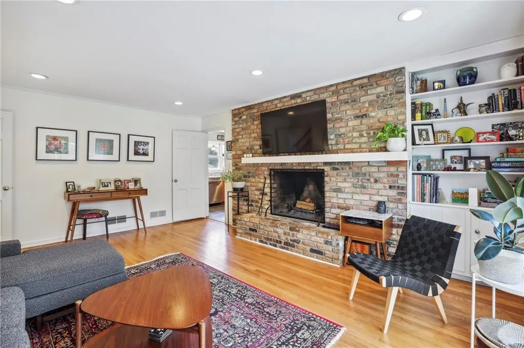 1125 Winding Creek Trail, Sandy Springs, Georgia 30328, 4 Bedrooms Bedrooms, ,3 BathroomsBathrooms,Residential,Sold,1125 Winding Creek Trail,7157886