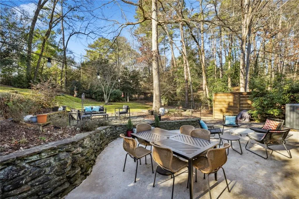 1125 Winding Creek Trail, Sandy Springs, Georgia 30328, 4 Bedrooms Bedrooms, ,3 BathroomsBathrooms,Residential,Sold,1125 Winding Creek Trail,7157886