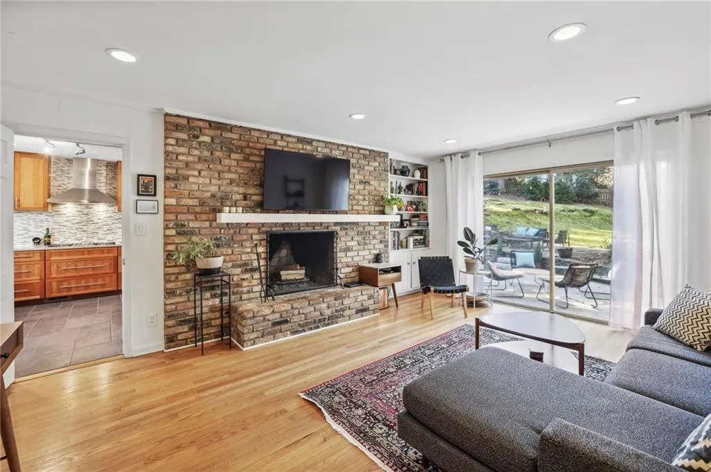 1125 Winding Creek Trail, Sandy Springs, Georgia 30328, 4 Bedrooms Bedrooms, ,3 BathroomsBathrooms,Residential,Sold,1125 Winding Creek Trail,7157886