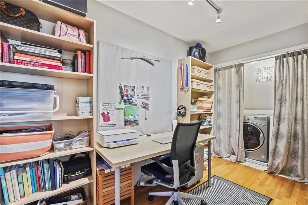 1125 Winding Creek Trail, Sandy Springs, Georgia 30328, 4 Bedrooms Bedrooms, ,3 BathroomsBathrooms,Residential,Sold,1125 Winding Creek Trail,7157886