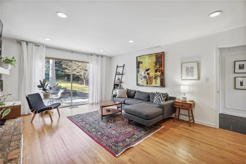 1125 Winding Creek Trail, Sandy Springs, Georgia 30328, 4 Bedrooms Bedrooms, ,3 BathroomsBathrooms,Residential,Sold,1125 Winding Creek Trail,7157886