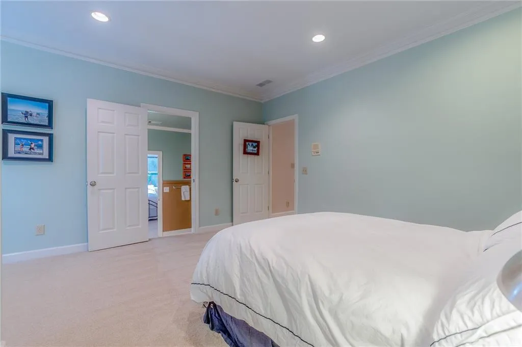 9 Wildwood Valley Ne, Sandy Springs, Georgia 30350, 5 Bedrooms Bedrooms, ,4 BathroomsBathrooms,Residential,Sold,9 Wildwood Valley Ne,6617046