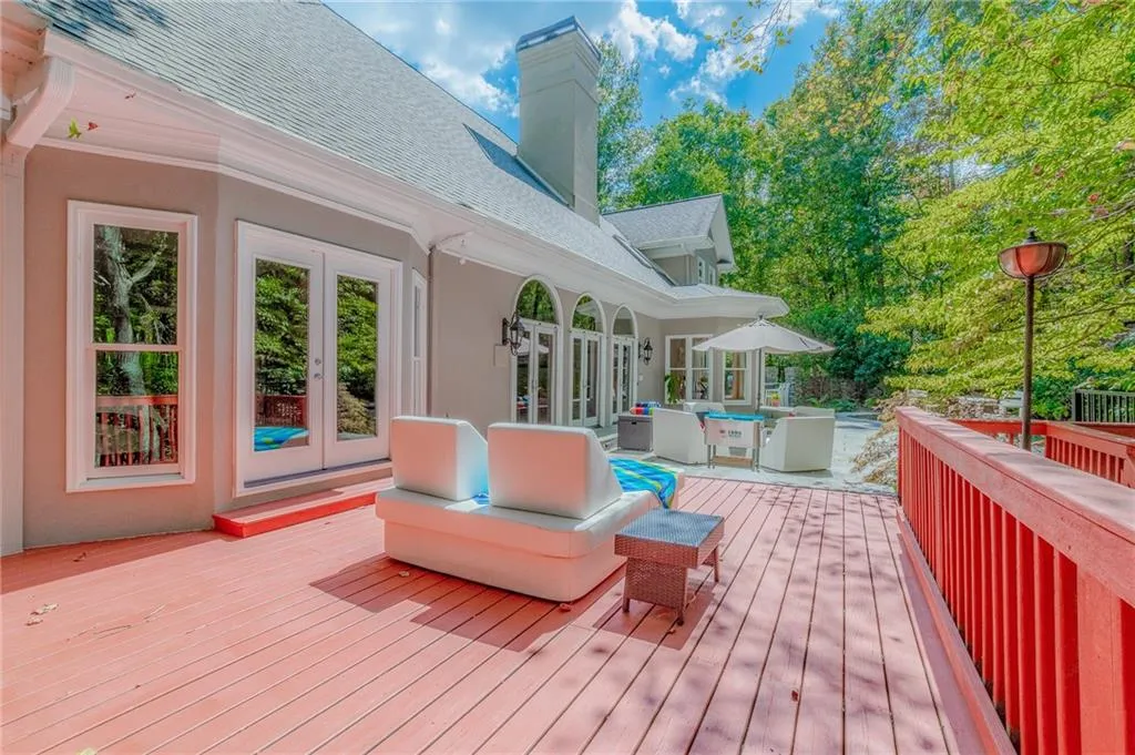 9 Wildwood Valley Ne, Sandy Springs, Georgia 30350, 5 Bedrooms Bedrooms, ,4 BathroomsBathrooms,Residential,Sold,9 Wildwood Valley Ne,6617046