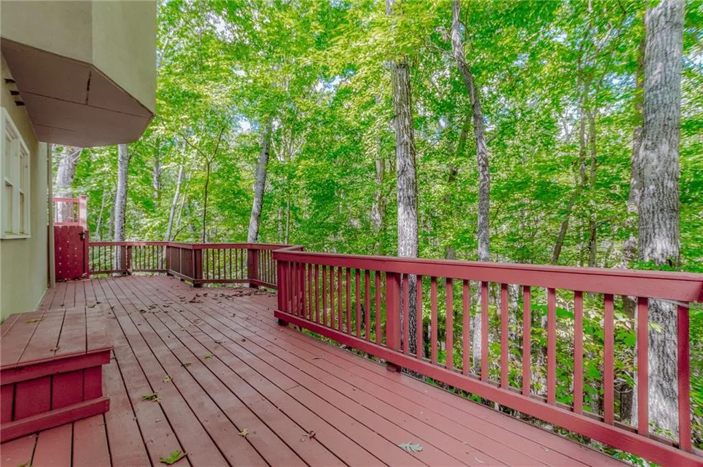 9 Wildwood Valley Ne, Sandy Springs, Georgia 30350, 5 Bedrooms Bedrooms, ,4 BathroomsBathrooms,Residential,Sold,9 Wildwood Valley Ne,6617046