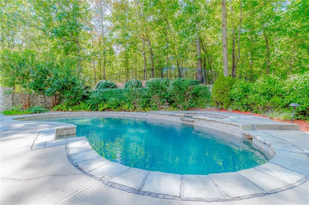 9 Wildwood Valley Ne, Sandy Springs, Georgia 30350, 5 Bedrooms Bedrooms, ,4 BathroomsBathrooms,Residential,Sold,9 Wildwood Valley Ne,6617046