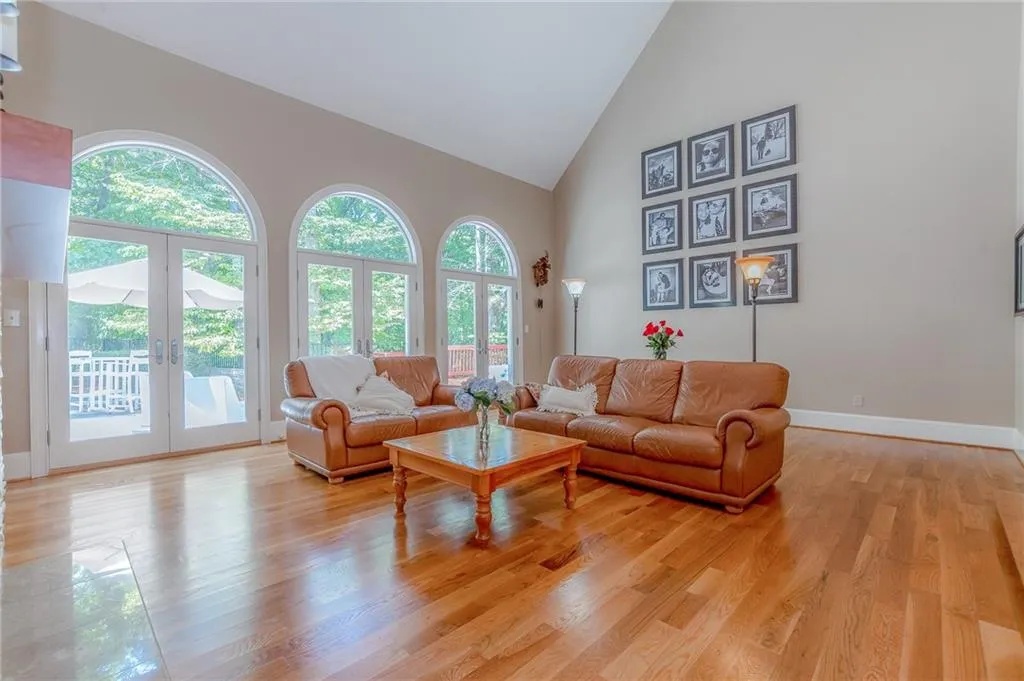9 Wildwood Valley Ne, Sandy Springs, Georgia 30350, 5 Bedrooms Bedrooms, ,4 BathroomsBathrooms,Residential,Sold,9 Wildwood Valley Ne,6617046