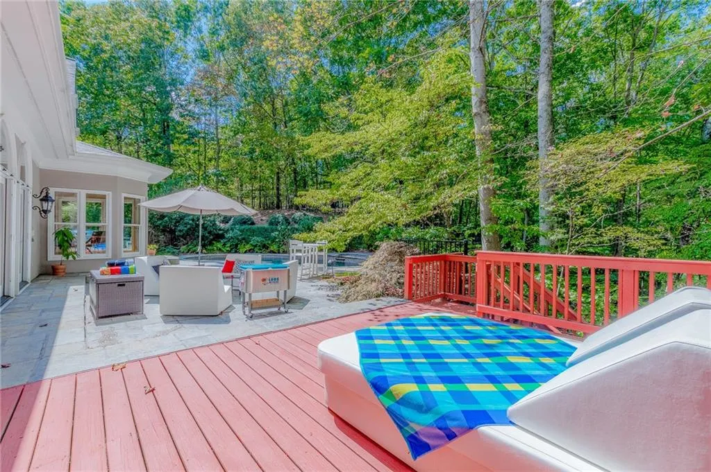 9 Wildwood Valley Ne, Sandy Springs, Georgia 30350, 5 Bedrooms Bedrooms, ,4 BathroomsBathrooms,Residential,Sold,9 Wildwood Valley Ne,6617046