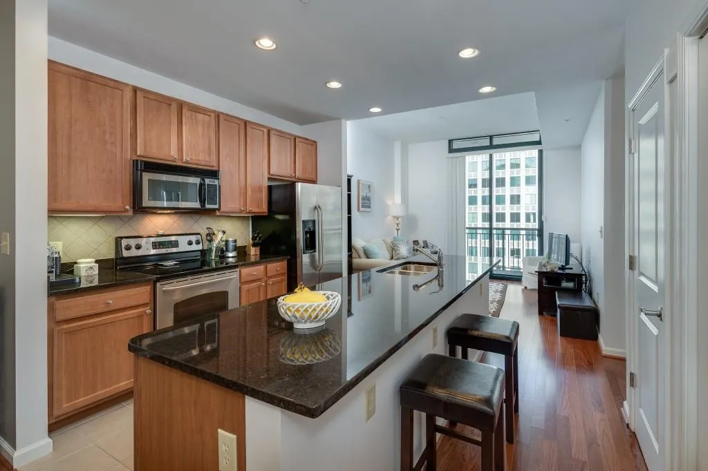 3040 Peachtree Road Nw Unit 1502, Atlanta, Georgia 30305, 1 Bedroom Bedrooms, ,1 BathroomBathrooms,Residential,Sold,3040 Peachtree Road Nw Unit 1502,5711273