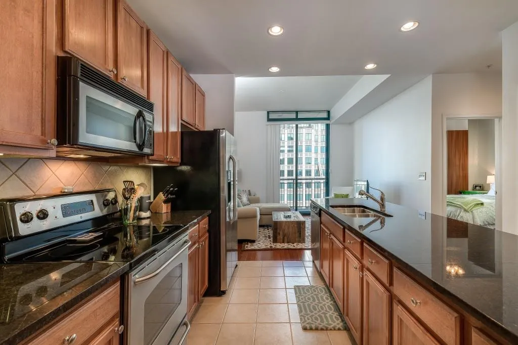 3040 Peachtree Road Nw Unit 1502, Atlanta, Georgia 30305, 1 Bedroom Bedrooms, ,1 BathroomBathrooms,Residential,Sold,3040 Peachtree Road Nw Unit 1502,5711273