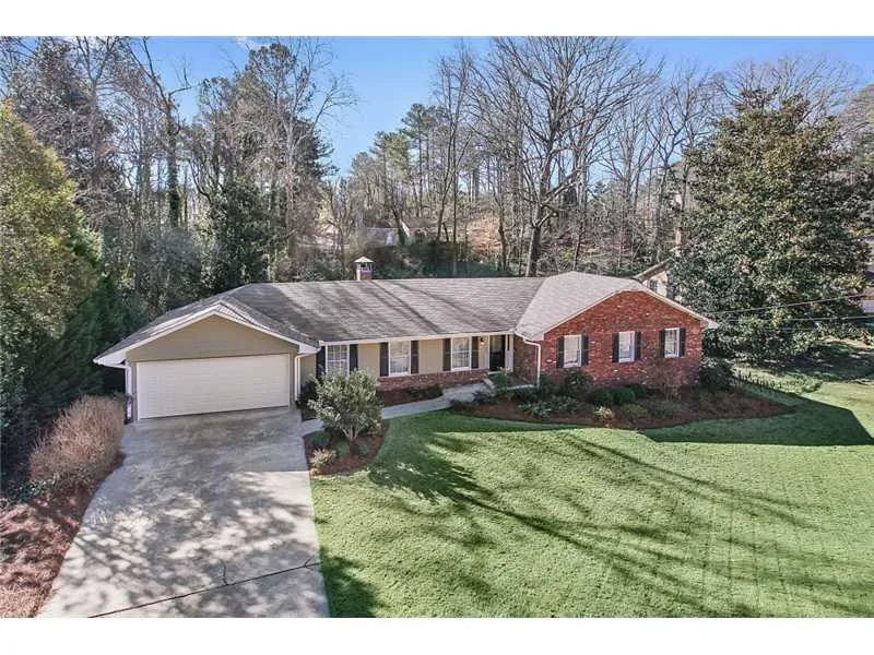 4670 Huntley Drive, Atlanta, Georgia 30342, 4 Bedrooms Bedrooms, ,2 BathroomsBathrooms,Residential,Sold,4670 Huntley Drive,5390758