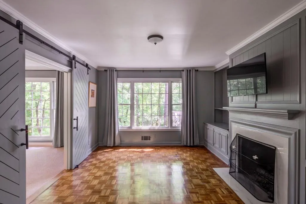 715 Tanglewood Trail, Sandy Springs, Georgia 30327, 4 Bedrooms Bedrooms, ,4 BathroomsBathrooms,Residential,Sold,715 Tanglewood Trail,7394839