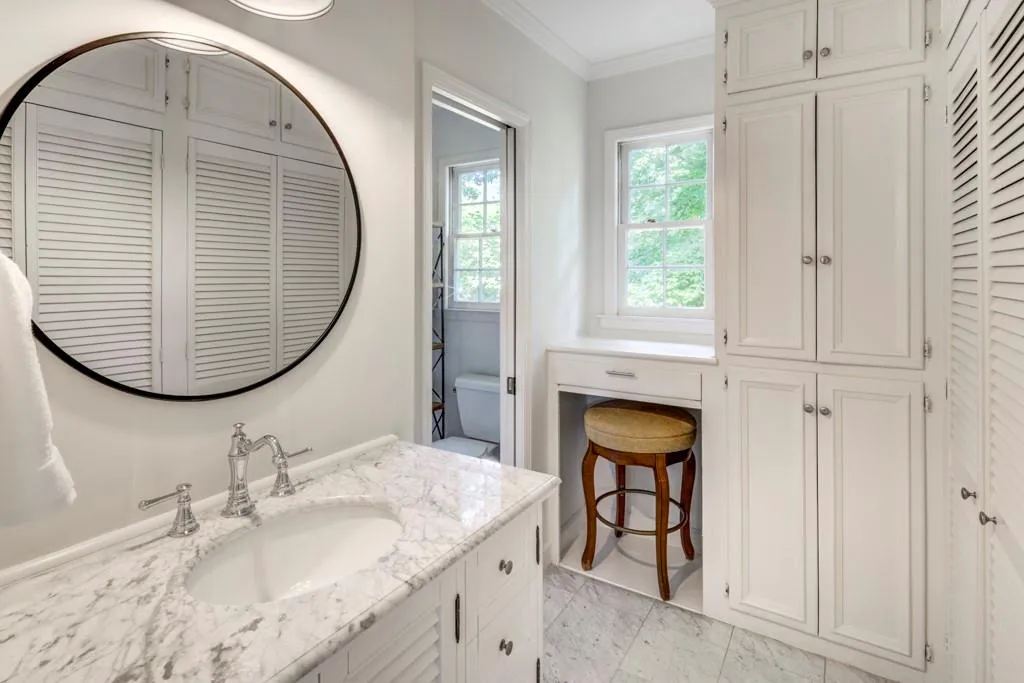 715 Tanglewood Trail, Sandy Springs, Georgia 30327, 4 Bedrooms Bedrooms, ,4 BathroomsBathrooms,Residential,Sold,715 Tanglewood Trail,7394839