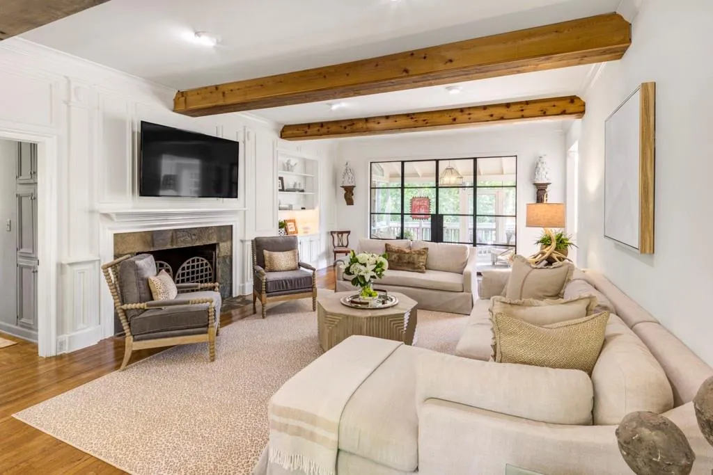 715 Tanglewood Trail, Sandy Springs, Georgia 30327, 4 Bedrooms Bedrooms, ,4 BathroomsBathrooms,Residential,Sold,715 Tanglewood Trail,7394839