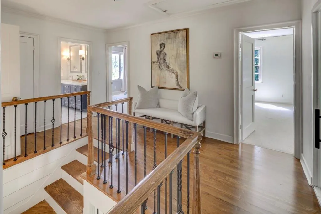 715 Tanglewood Trail, Sandy Springs, Georgia 30327, 4 Bedrooms Bedrooms, ,4 BathroomsBathrooms,Residential,Sold,715 Tanglewood Trail,7394839