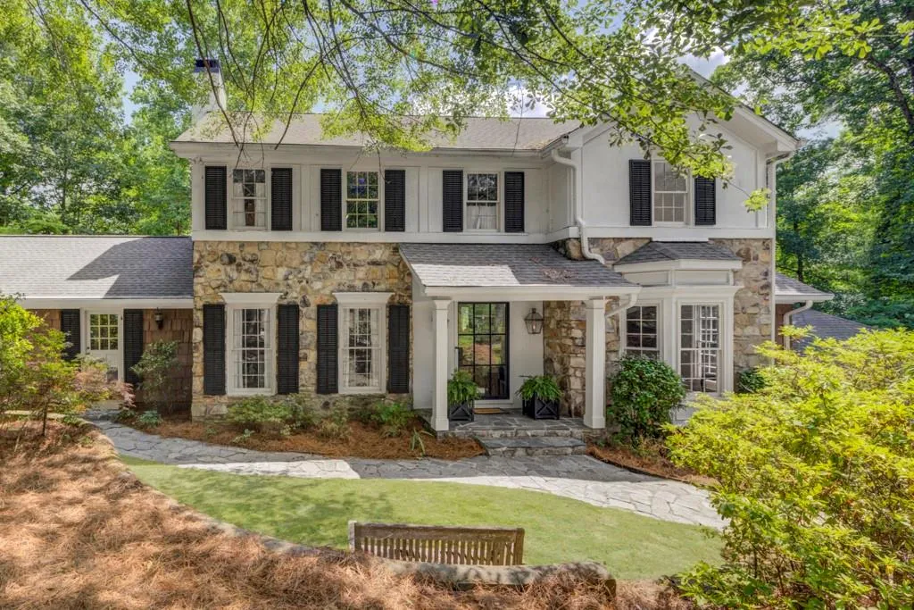 715 Tanglewood Trail, Sandy Springs, Georgia 30327, 4 Bedrooms Bedrooms, ,4 BathroomsBathrooms,Residential,Sold,715 Tanglewood Trail,7394839
