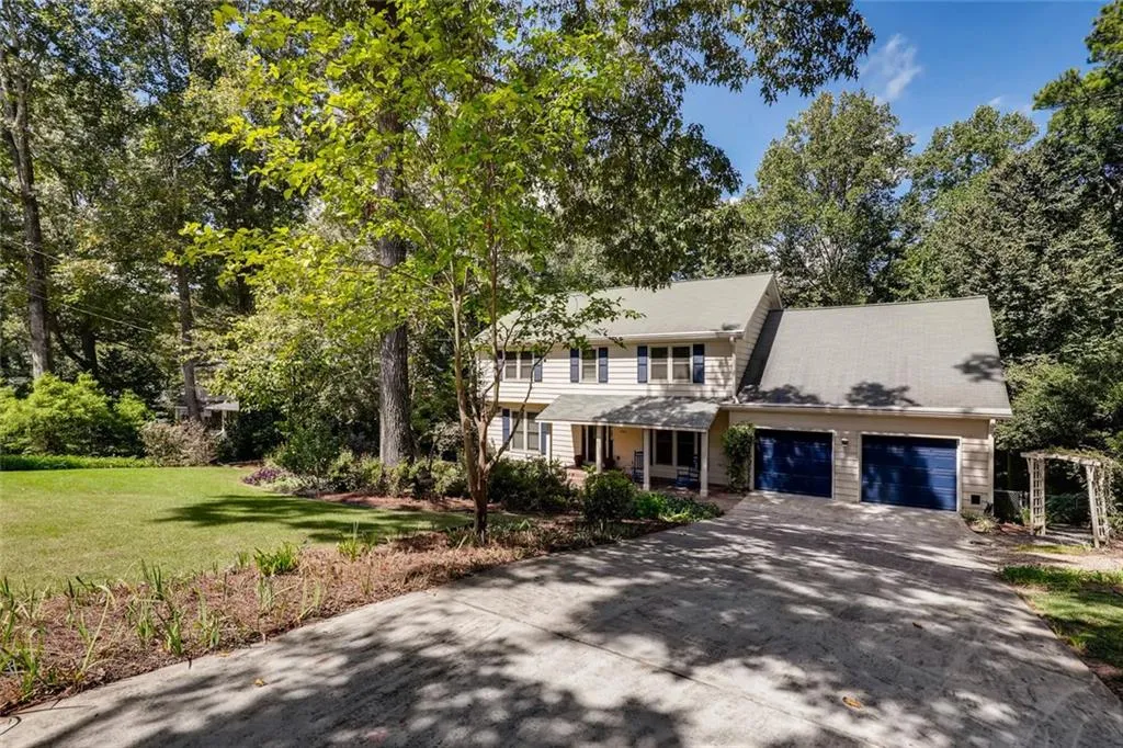 1081 Ragley Hall Road, Brookhaven, Georgia 30319, 4 Bedrooms Bedrooms, ,4 BathroomsBathrooms,Residential,Sold,1081 Ragley Hall Road,6073819