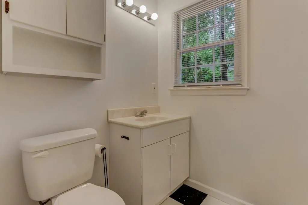 505 Tahoma Drive, Sandy Springs, Georgia 30350, 4 Bedrooms Bedrooms, ,3 BathroomsBathrooms,Residential,Sold,505 Tahoma Drive,6014381