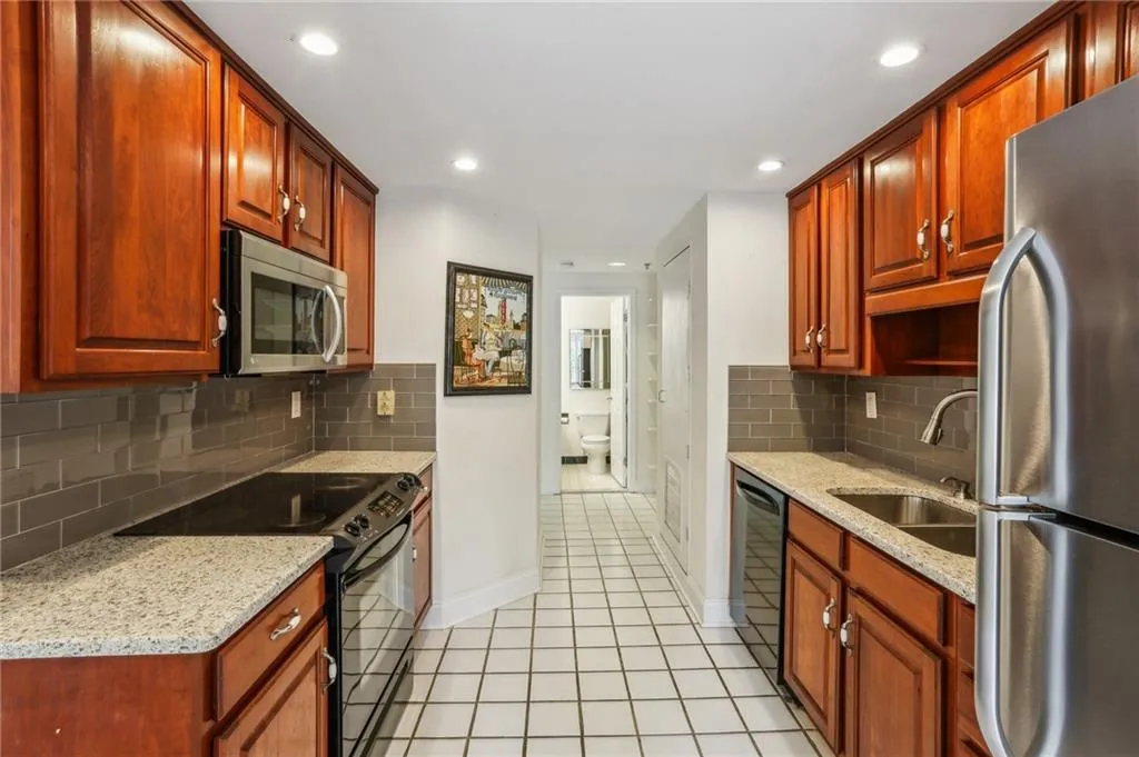 1130 Piedmont Avenue Ne Unit 402, Atlanta, Georgia 30309, 2 Bedrooms Bedrooms, ,2 BathroomsBathrooms,Residential,For Sale,1130 Piedmont Avenue Ne Unit 402,7591607