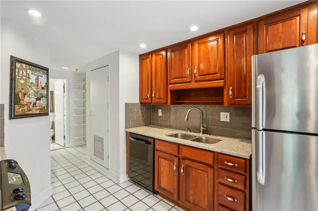 1130 Piedmont Avenue Ne Unit 402, Atlanta, Georgia 30309, 2 Bedrooms Bedrooms, ,2 BathroomsBathrooms,Residential,For Sale,1130 Piedmont Avenue Ne Unit 402,7591607